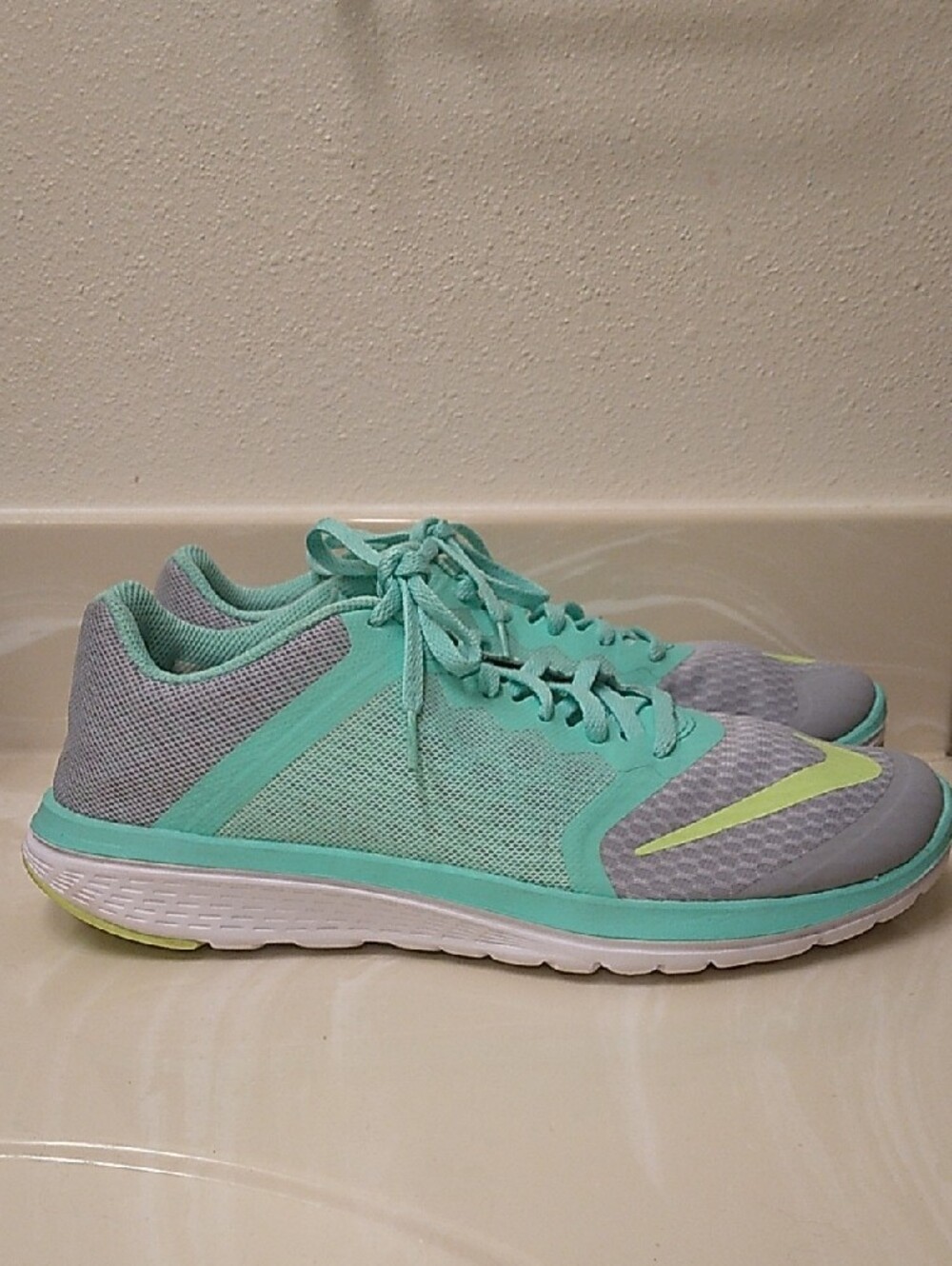 Nike FS LITE RUN 3 Mint Green and Gray Athletic Shoes with Neon Yellow Swoosh